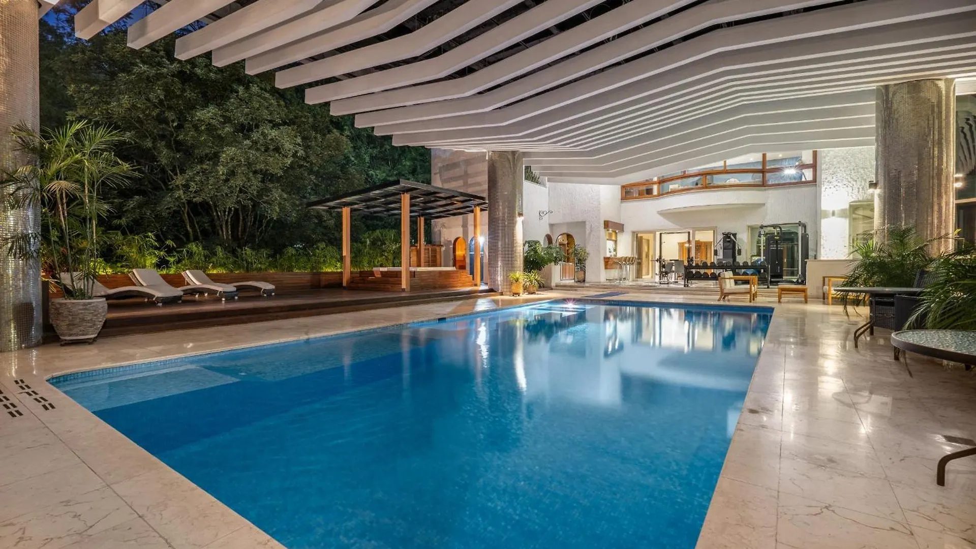 Apartment Stunning Luxury Penthouse With Spa And Concierge Medellin